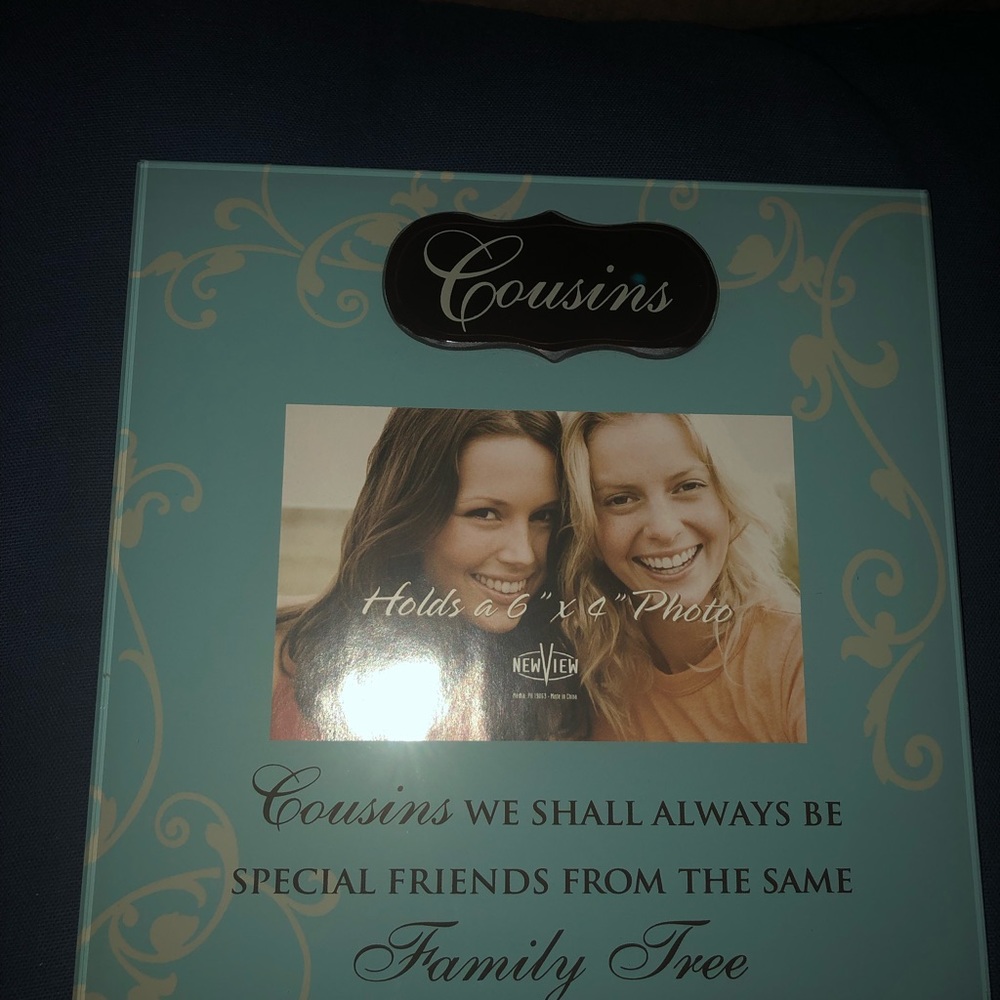 New view glass “cousins” picture frame
